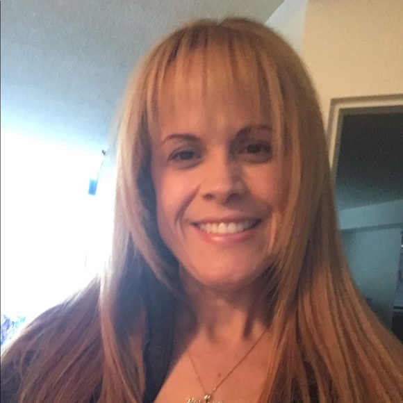 Meet your Posher, Natalie - Picture 1 of 2